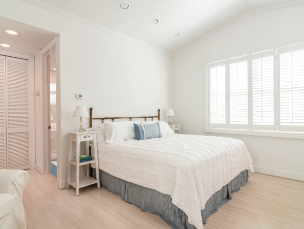 Naples Vacation Rental Near the Beach - Olde Naples Luxury Home